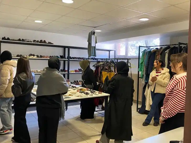 BAİBÜ Butik Yeniden Öğrencilerin Hizmetinde! galeri görseli
