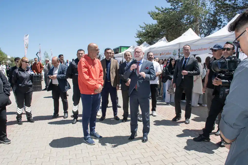 Bolu Abant İzzet Baysal Üniversitesi'nde Yeşil Kampüs Festivali: Geleceğe Umut Veren Çevre Buluşması galeri görseli