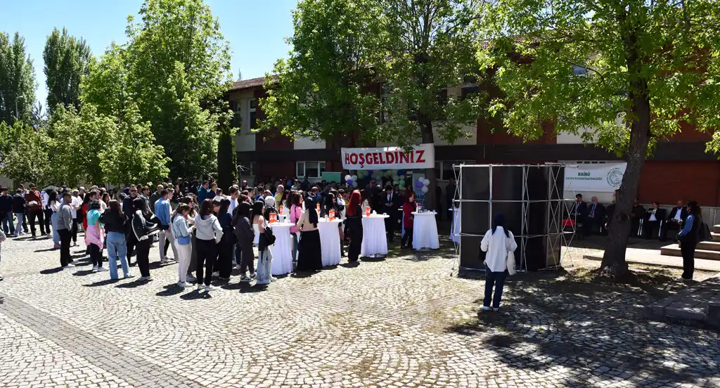 BAİBÜ BUTİK, Sürdürülebilir Modaya Yeni Bir Nefes Getirdi! galeri görseli