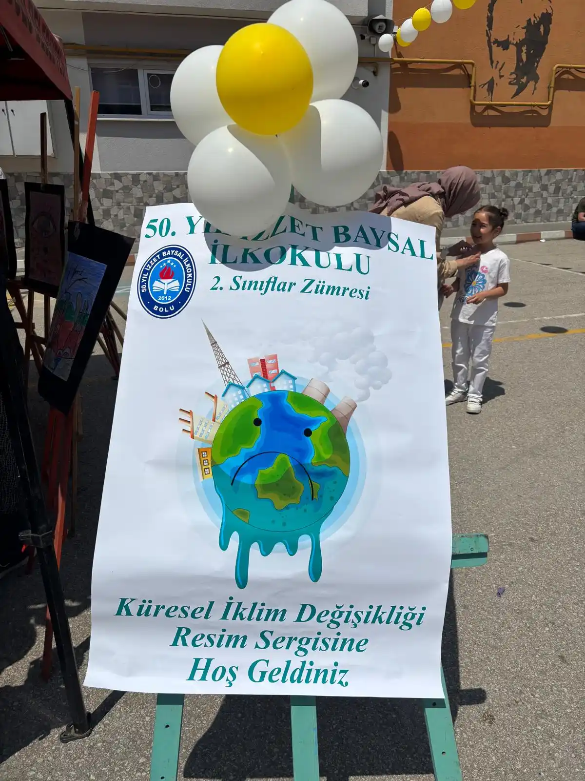 50. Yıl İzzet Baysal İlkokulu'nda Küresel İklim Değişikliği Farkındalık Etkinliği ve Resim Sergisi Gerçekleştirildi galeri görseli
